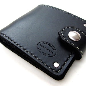 Cartera de cuero negro para hombre / Bifold con broche / Cartera de motorista pequeña / Cartera de regalo para hombre / Cartera de cuero personalizada / Cartera de motocicleta