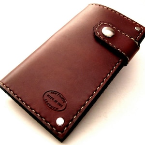 Cartera de cuero con cierre lateral en tono sangre de buey para hombre