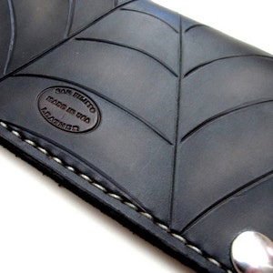 Cartera de cuero para hombre, cartera de motociclista clásica con telaraña negra y gris, regalo personalizado y único para hombre