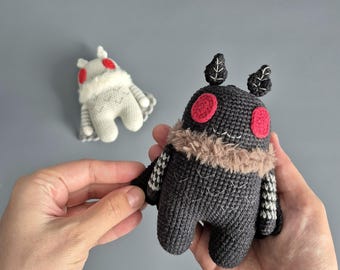 Mothman plush amigurumi pattern crochet toys. Horror crochet patterns.
