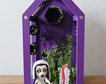 3D Printed Jumping Spider Enclosure : Purple House with Natural Moss