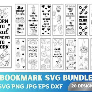 Peut inclure: Ensemble de 20 marque-pages noirs et blancs. Les marque-pages présentent des illustrations et du texte, notamment des citations sur les livres, le café et la lecture. L'expression "Bookmark SVG Bundle" est en bas.