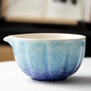 Set di ciotole per matcha in ceramica dipinta a mano con tema oceano, con frusta in bambù con beccuccio, porta chasen, cucchiaino e ciotola per matcha