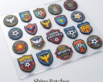 Könnte beinhalten: Eine Sammlung individueller PVC-Patches in verschiedenen Schild- und Kreisformen. Die Patches zeigen Fußbälle, Sterne, Adler und Texte wie "Shine Patches" und "Premier Sports 2024". Sie sind in Rot, Blau, Gelb und Weiß gehalten.