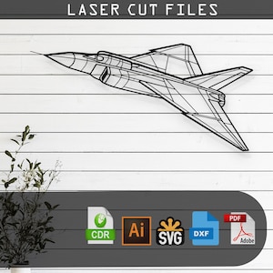 Può includere: Arte da parete aereo in metallo nero tagliato al laser. L'opera d'arte è montata su uno sfondo di assi di legno bianche. Il testo "LASER CUT FILES" è in alto. Sotto l'aereo ci sono icone di formato file.