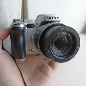 Sony Cyber-Shot DSC-H50 Silver 9.1MP digital compact camera WORKing FULL Set