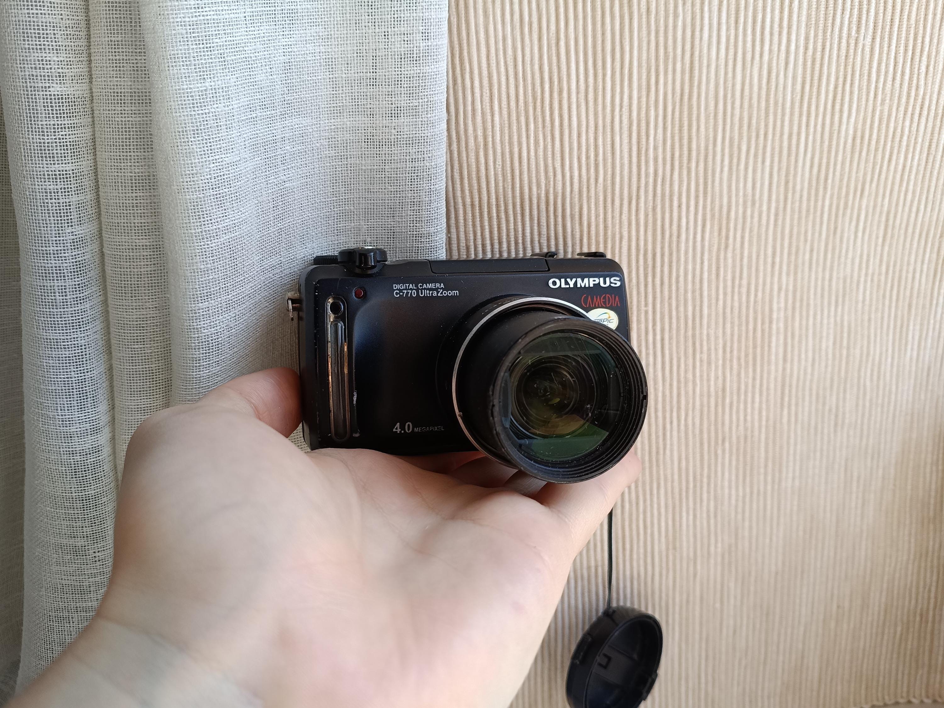 Olympus Camedia C-770 Ultra Zoom 4.0MP Digital Compact Camera Xd 