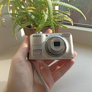 Nikon Coolpix L27 シルバー 16.1MP デジタルコンパクトカメラ 動作フルセット