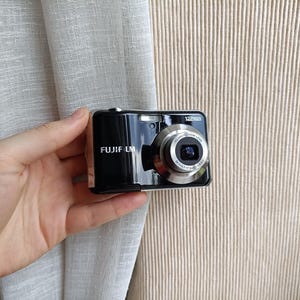 富士フイルム FinePix AV100 ブラック 12.0MP デジタルコンパクトカメラ 動作確認済み フルセット