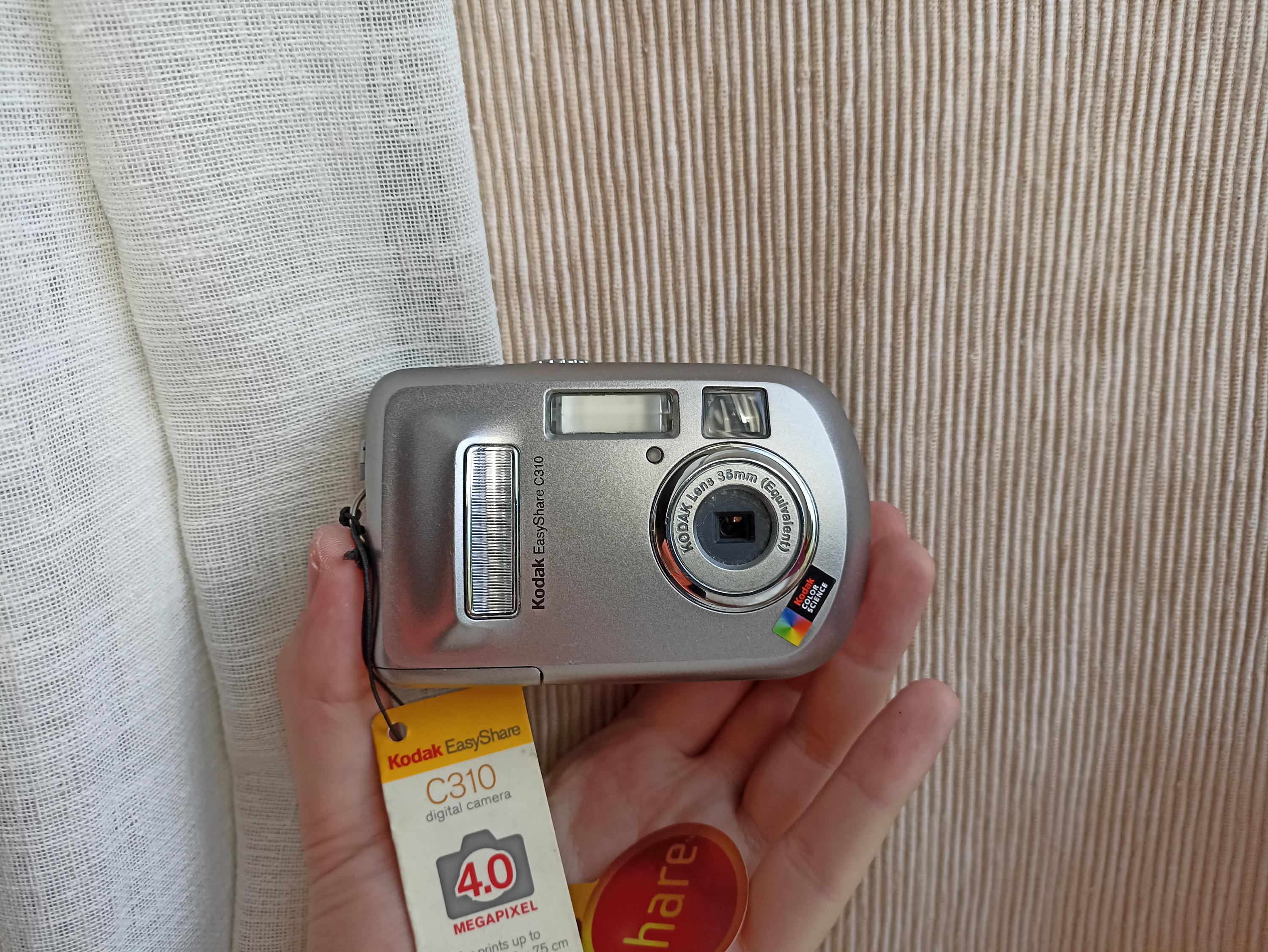 Kodak EasyShare 4.0メガピクセル コンパクトデジタルカメラ Kodak Easyshare C310 Silver 4.0MP Digital Compact Camera Kodak