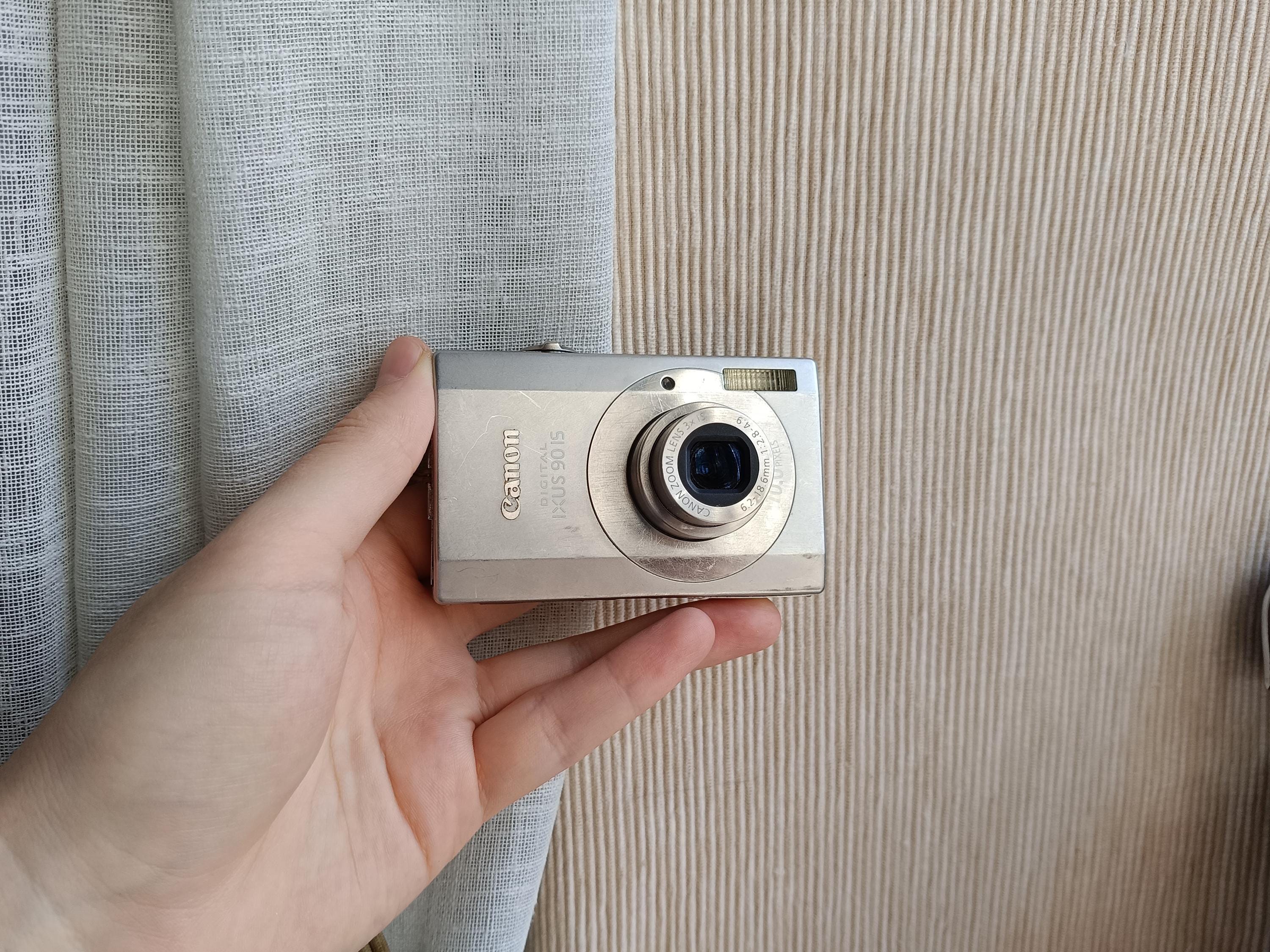 Canon IXUS 90 IS ELPH SD790 Silver 10.0MP Digital Compact Camera 