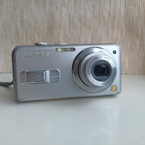 Panasonic Lumix DMC-LS2 Silver 5.0MP digital compact camera WORKing Full SET