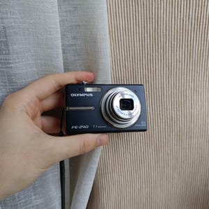 Olympus FE-240 svart 7.1MP digital kompaktkamera xD-kort Fungerar komplett set