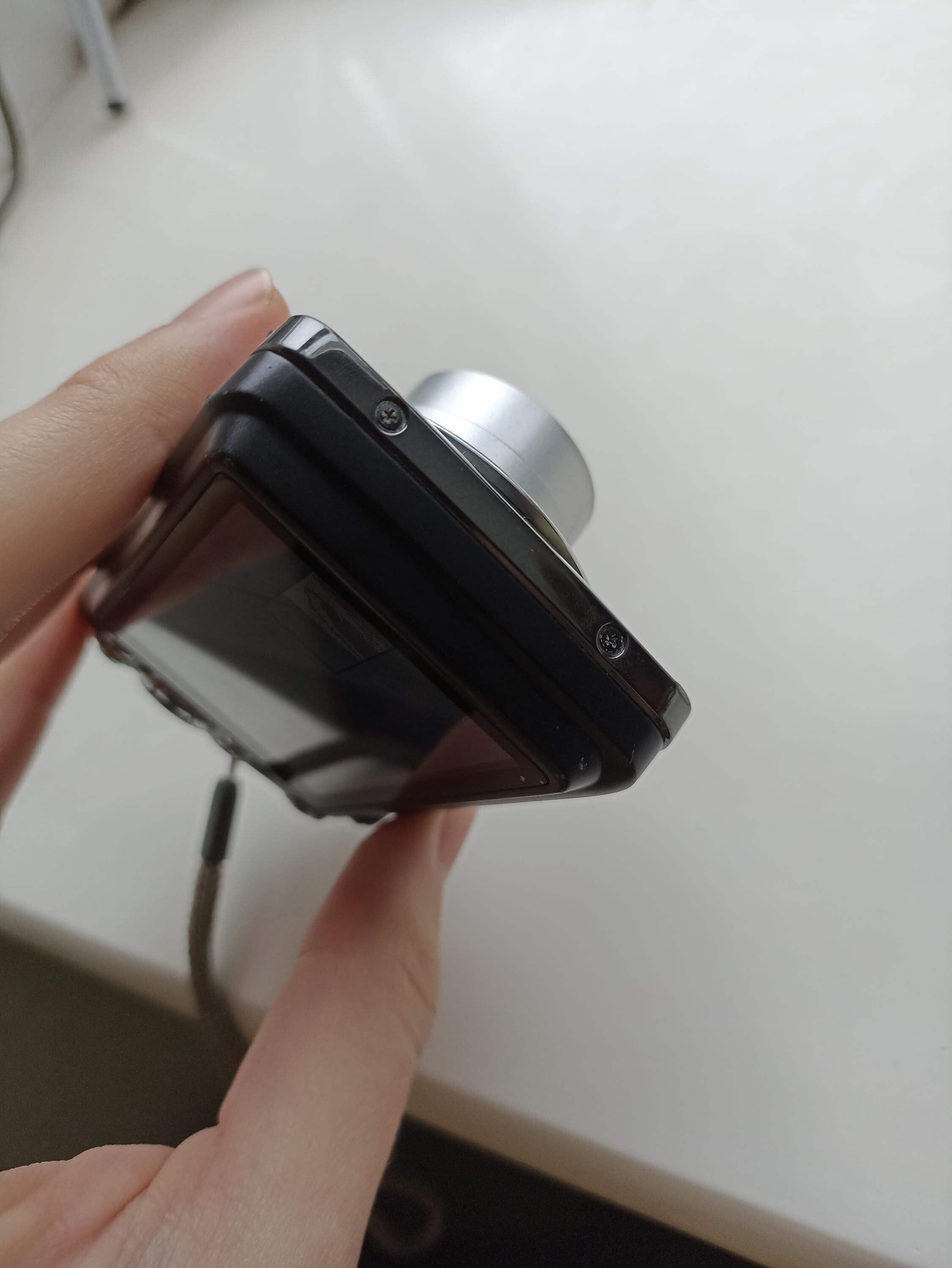 Casio Exilim EX-Z2 Black 12.1MP Digital Compact Camera Working