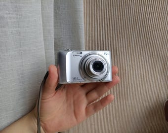 Fujifilm Finepix Z2 -- 5.2MP -- Super CCD Sensor Y2K Digital