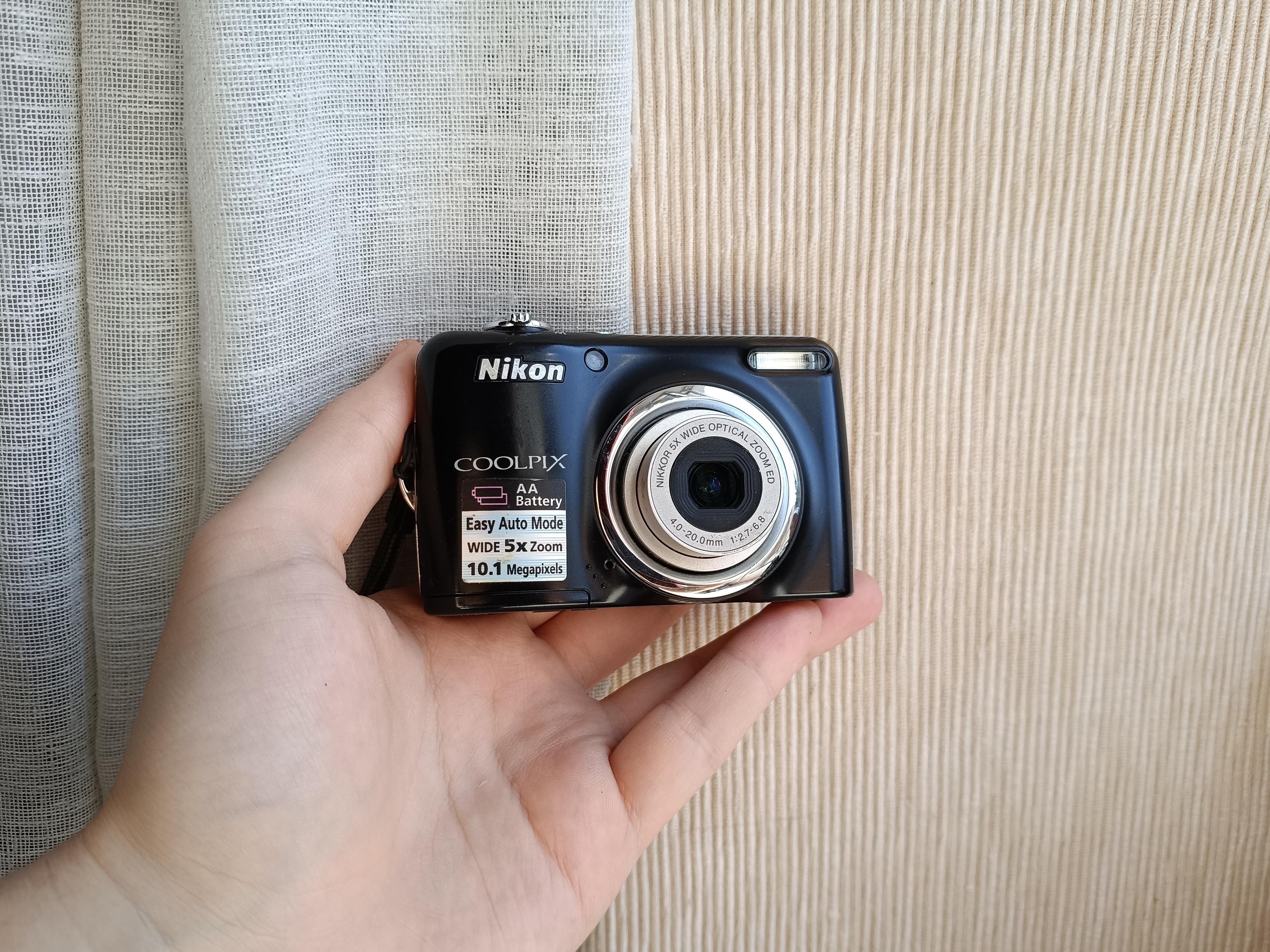 キヤノン　Canon IXY DIGITAL 10 PC1228 #1-46 Canon IXY 1 10.1MP digital camera w. 12x zoom lens white mint Made
