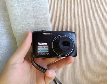 Nikon CoolPix S3100 Black 14.1MP digital compact camera WORKing FULL Set