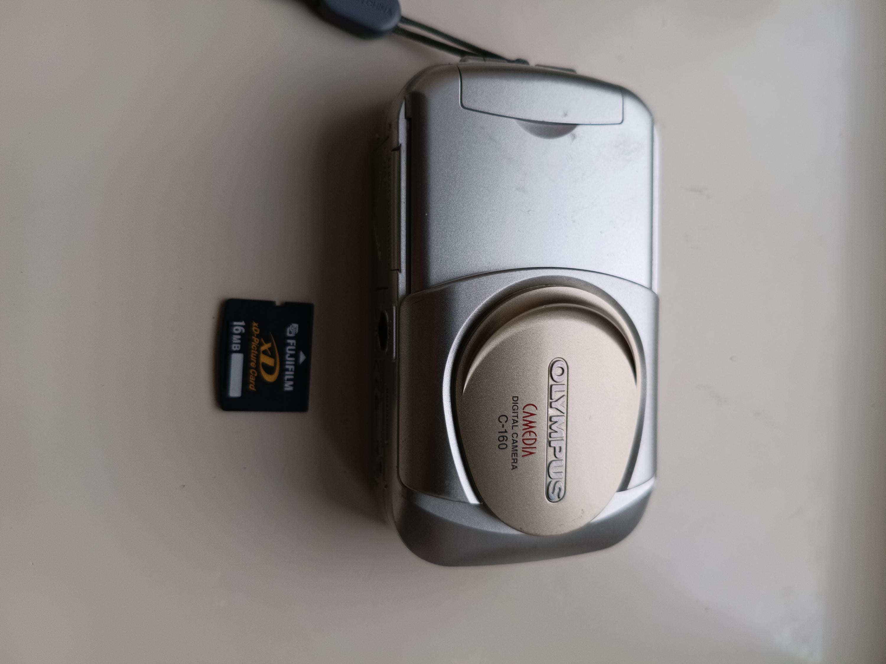 Olympus Camedia C-160 D-395 Silver 3.2MP Digital Compact Camera Xd 