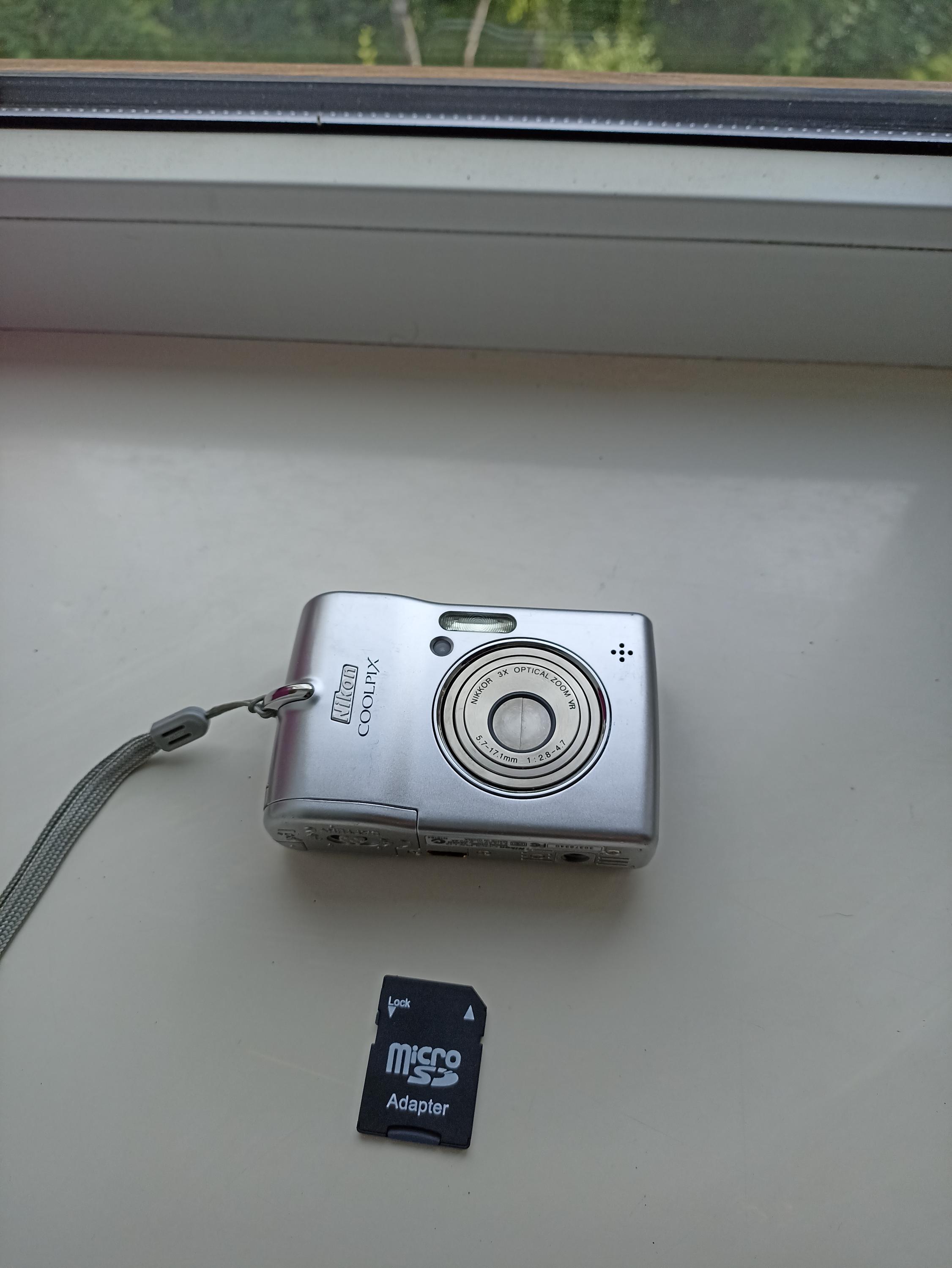 Nikon Coolpix L12 シルバー 7.0MP デジタルコンパクトカメラ 動作確認