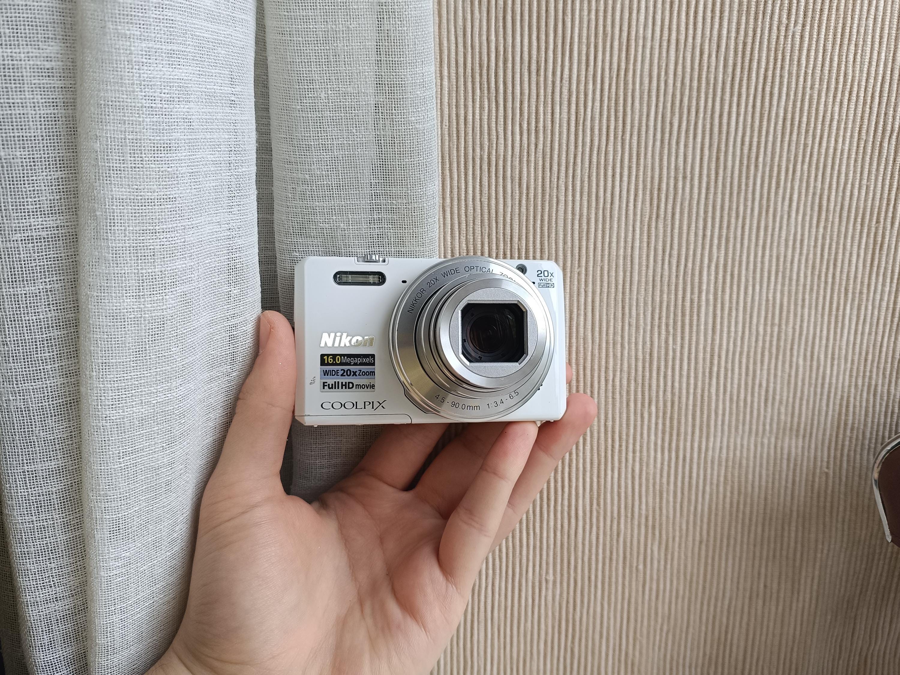 Nikon COOLPIX S7000 ホワイトケース付き Amazon.com : Nikon COOLPIX S7000 Digital Camera (White