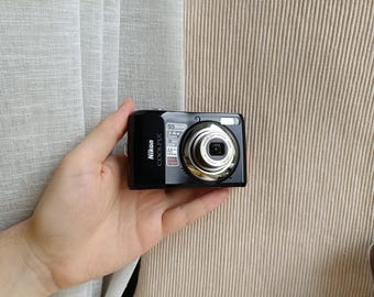 Digital Camera Nikon Coolpix L20 Black, Working, Full Set