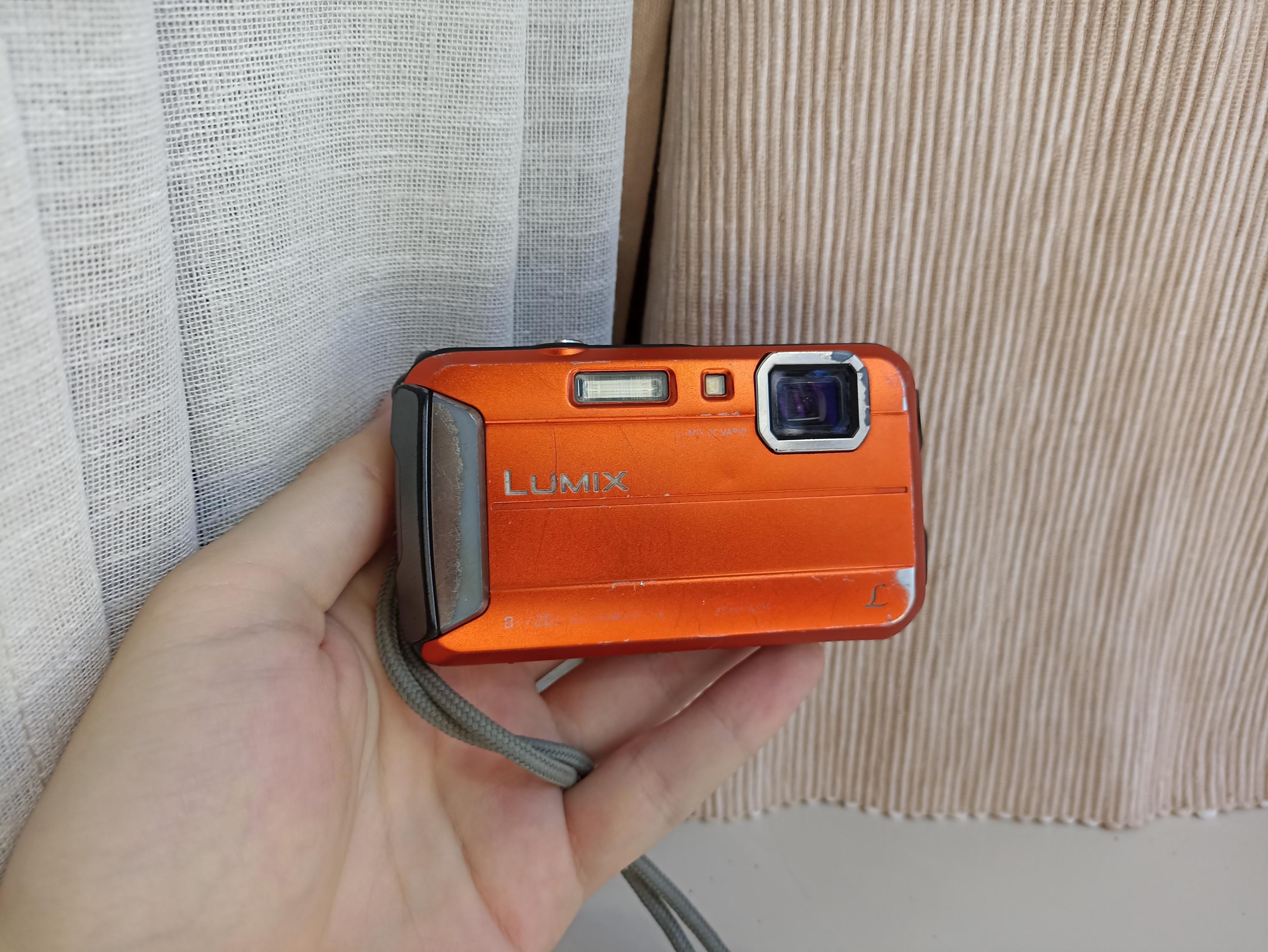 Panasonic LUMIX FT1 オレンジ 機材レビュー：カメラは記憶を連れて