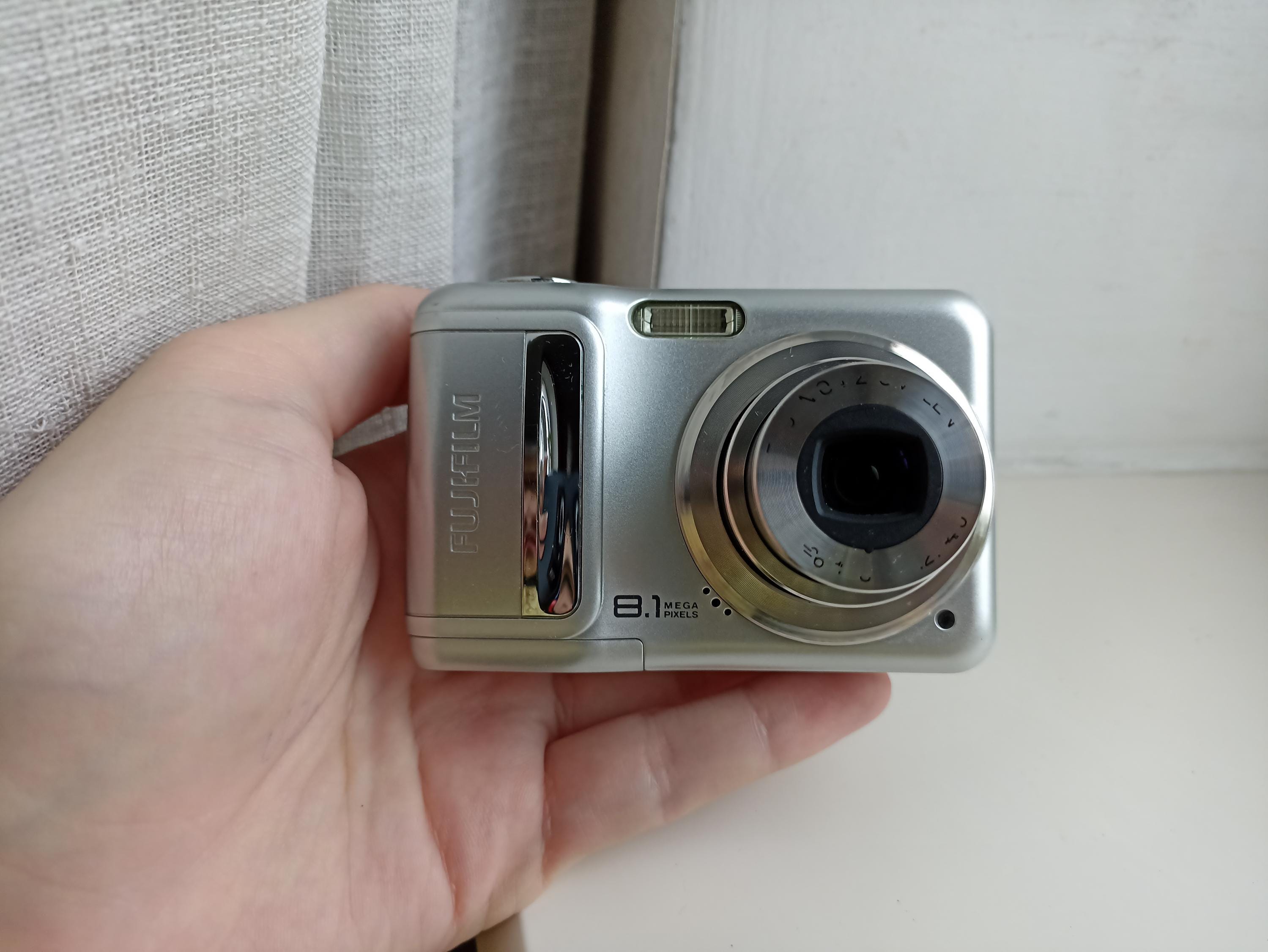 Fujifilm Finepix A850 Silver 8.2MP Digital Compact Camera Working