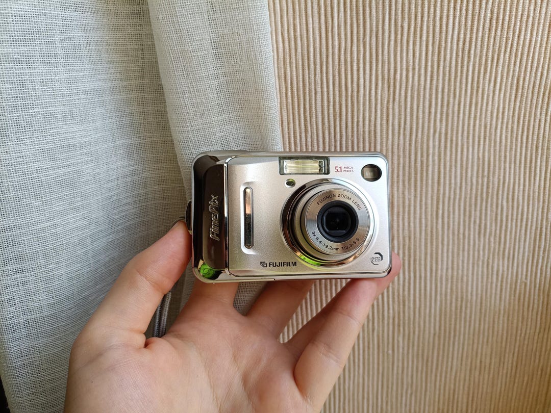 Fujifilm Finepix A500 Silver 5.1MP Digital Compact Camera Working