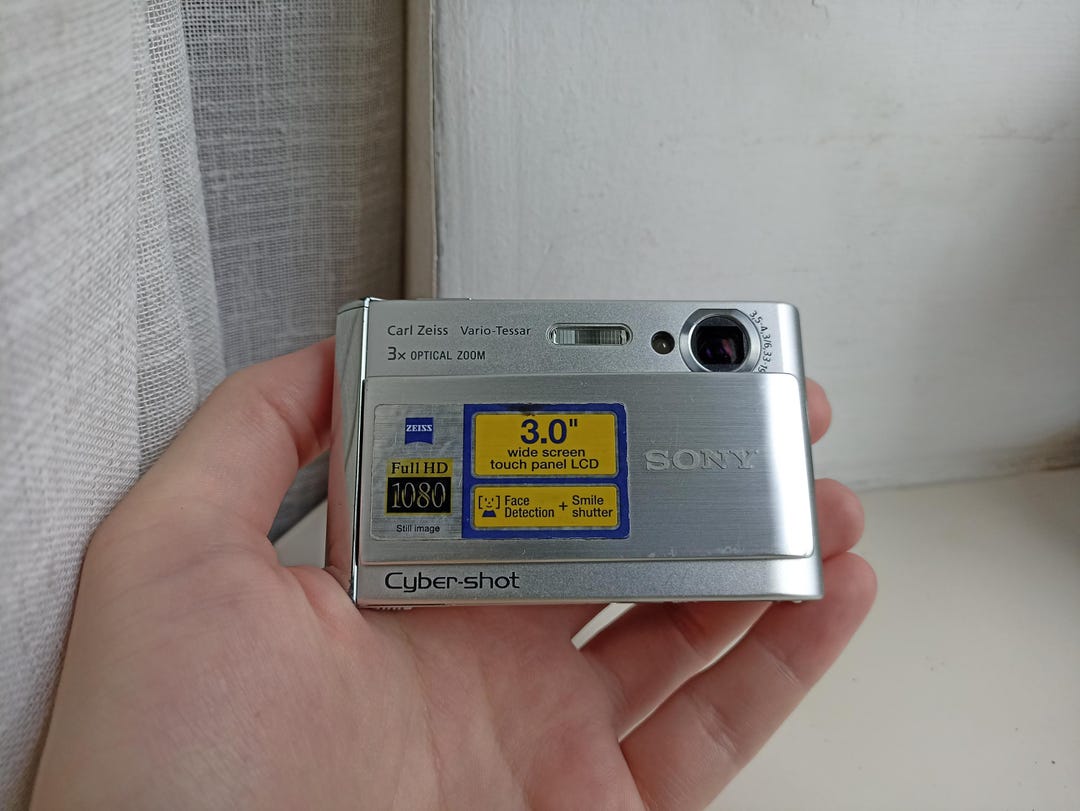 SONY デジタルカメラ Cyber-shot DSC-T70 ホワイトおまけ付 Amazon | SONY デジタルカメラ Cyber-Shot(サイバーショット