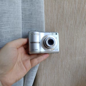 Olympus FE-210 Silver 7.1MP digital compact camera WORKing CHEAP