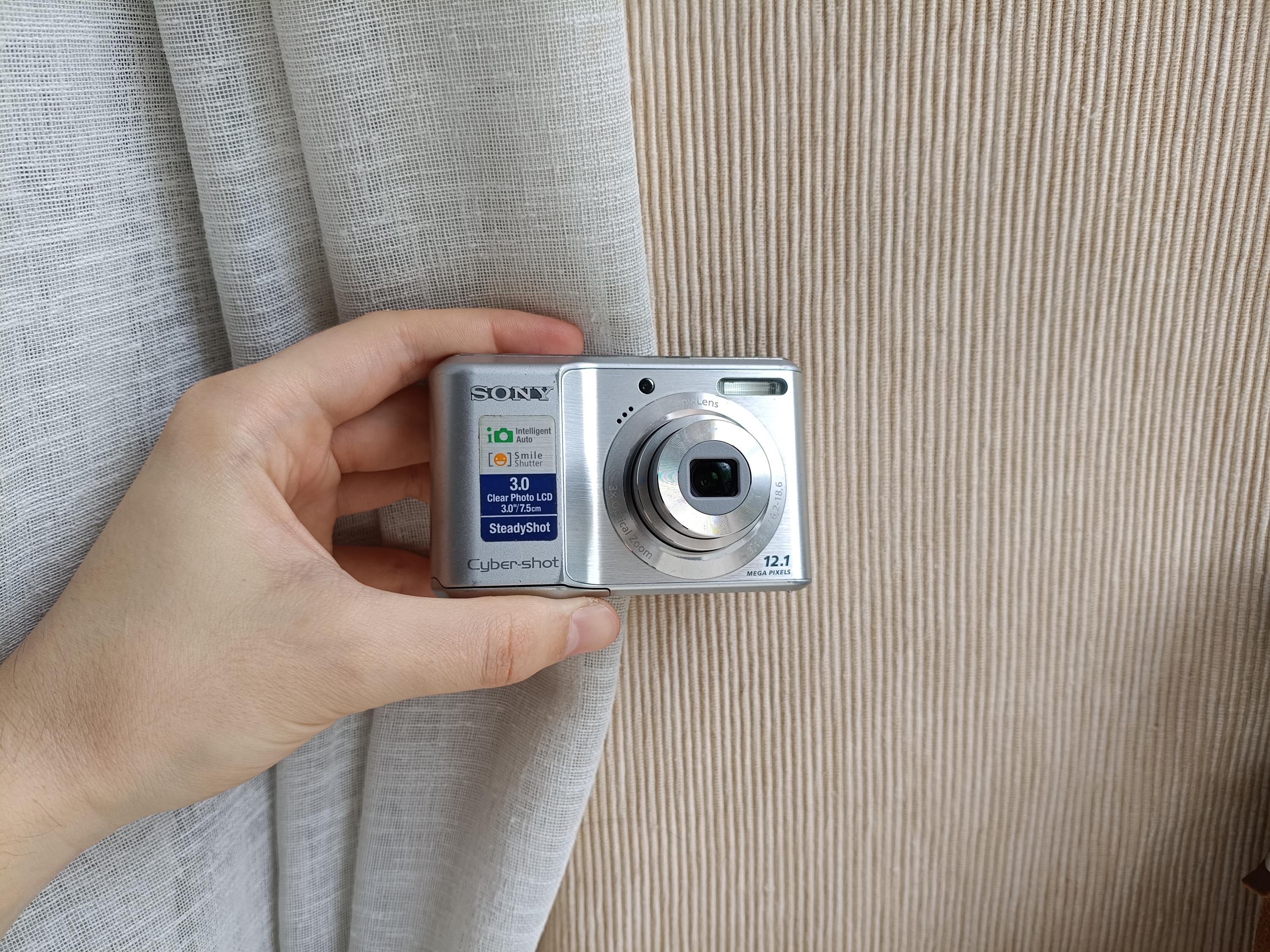 Nikon Coolpix 2100 - Etsy UK