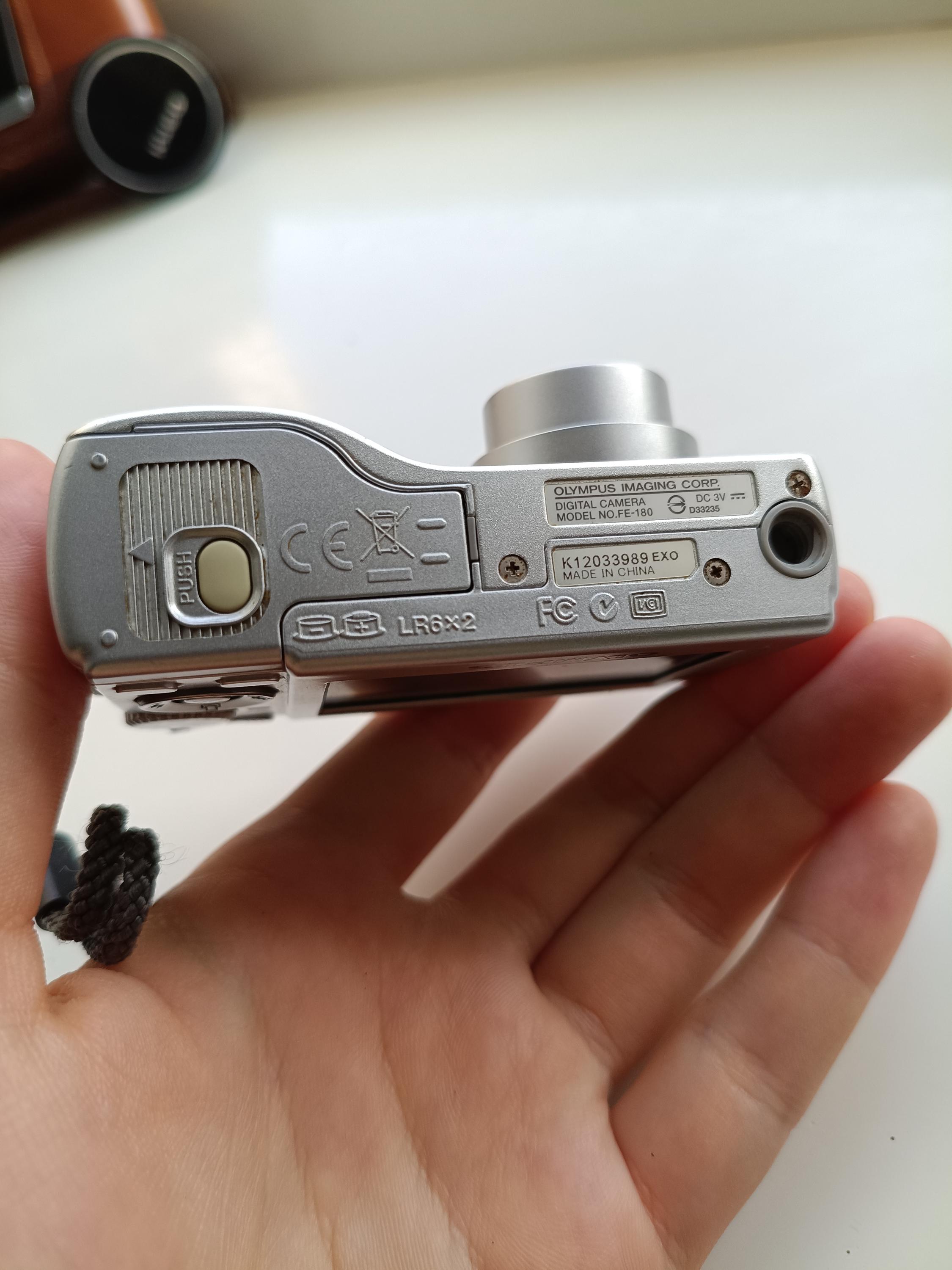 Olympus FE-180 Silver 6.0MP Digital Compact Camera Xd Card Working