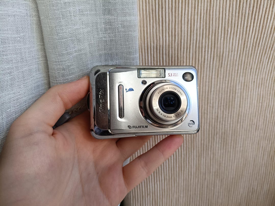Fujifilm Finepix A500 Silver 5.1MP Digital Compact Camera Xd Card