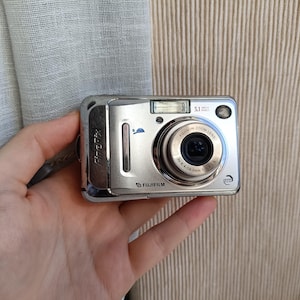 美品　FinePix　A500 メモリーカード付き FUJIFILM FinePix(ファインピックス) A500 デジタルカメラ