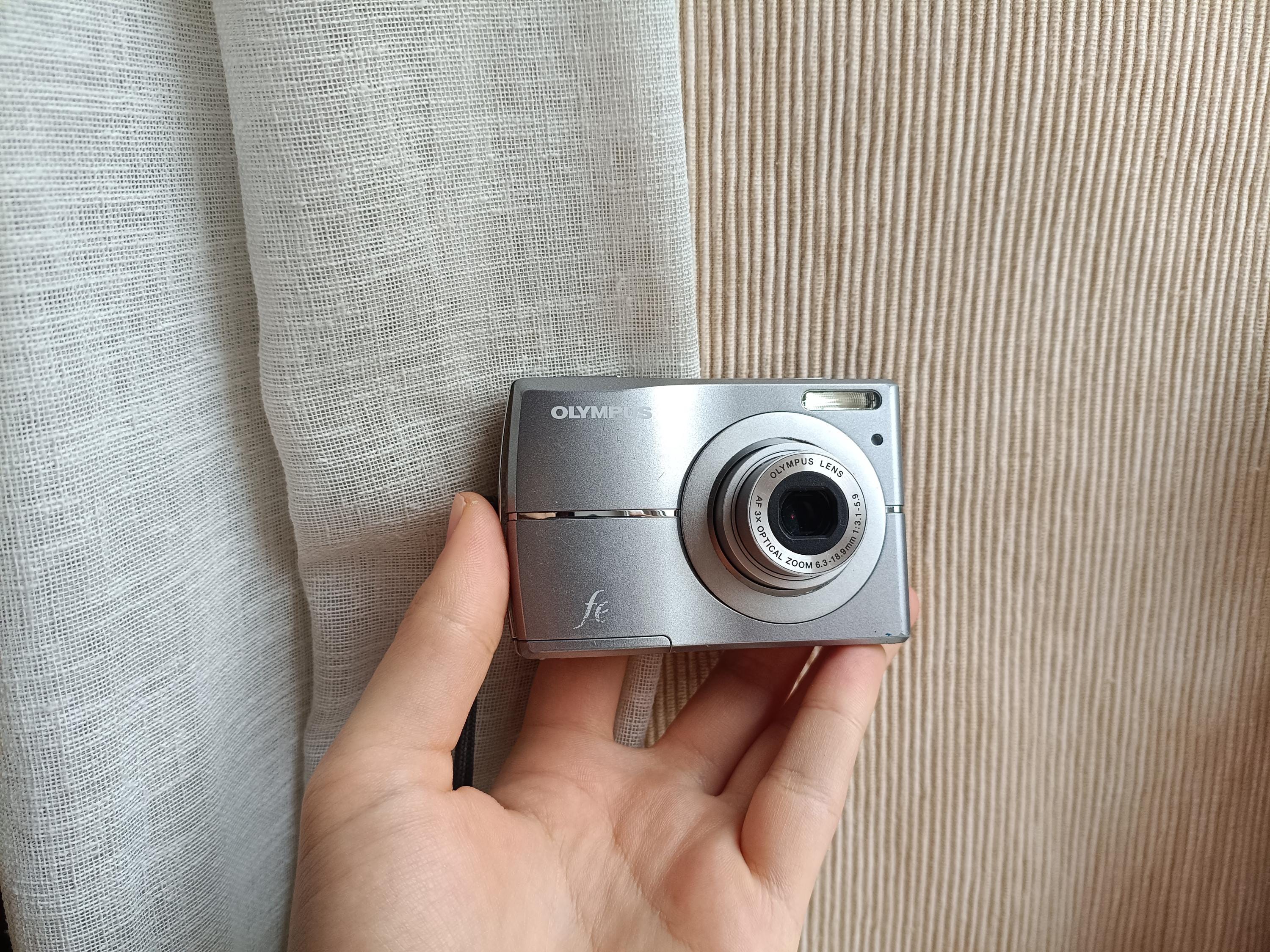 Olympus FE-35 Silver 10.0MP Digital Compact Camera Working Full
