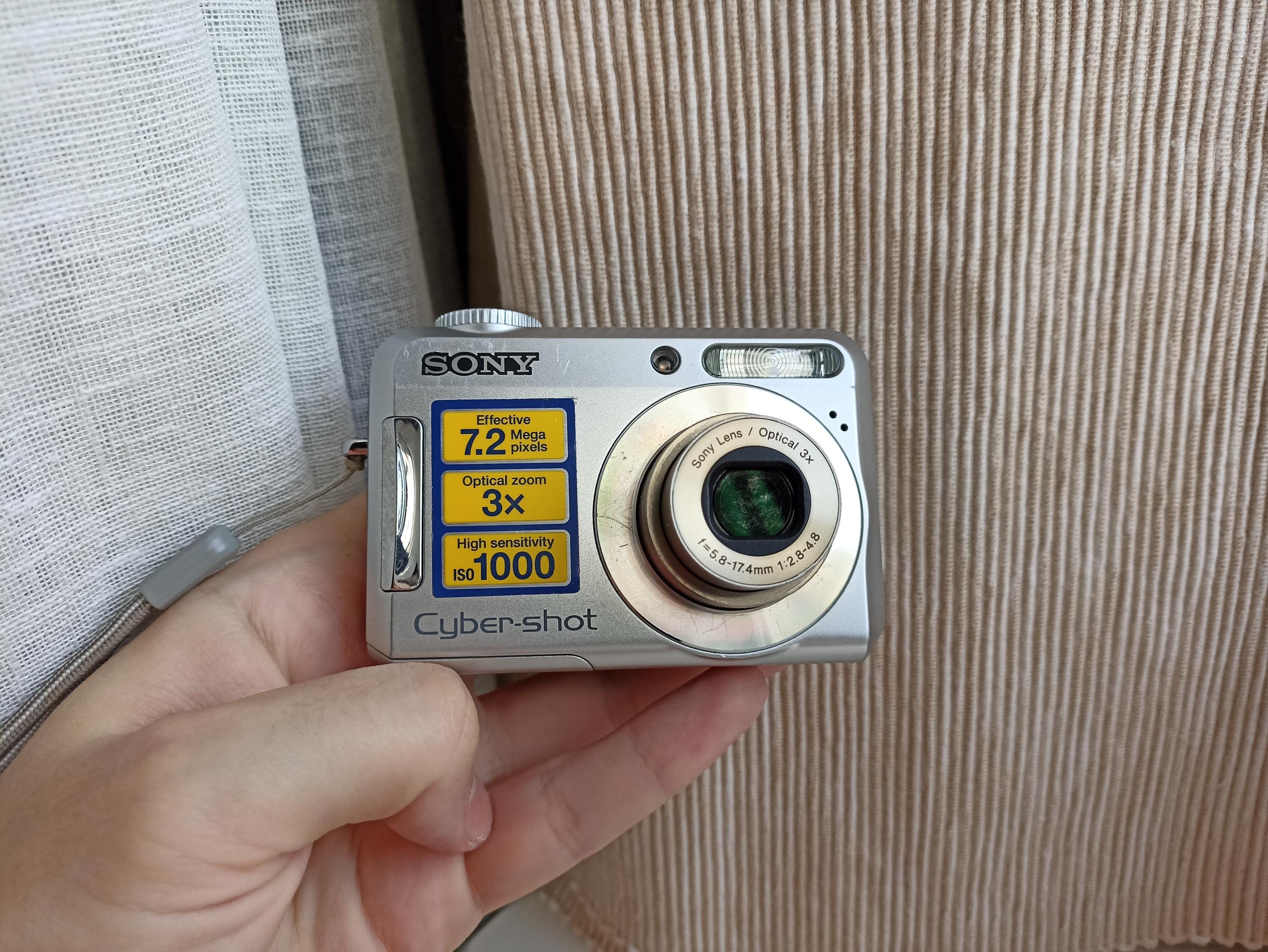 Appareil Photo Numérique Sony Cyber-shot DSC-W110 7.2 MP - Argenté, Occasion, Avec Chargeur Original