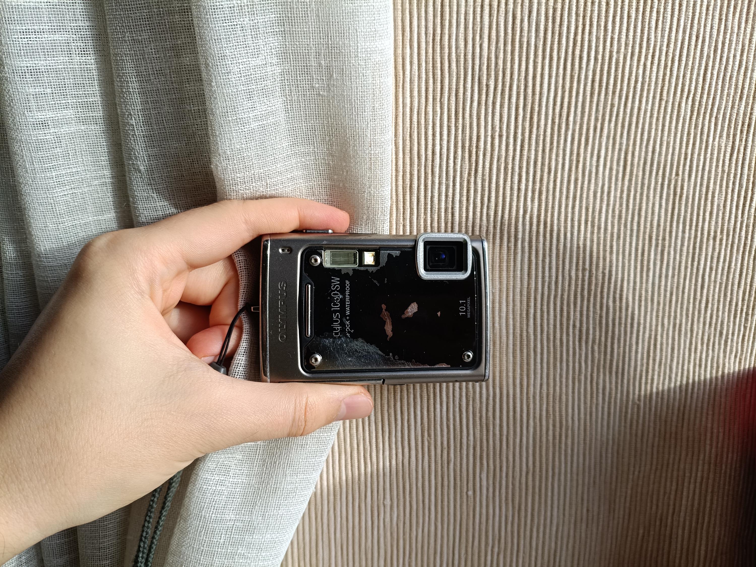 オリンパス Stylus 1030 SW ブラック 10.1MP デジタルコンパクトカメラ 