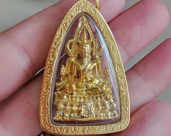 Phra Buddha Chinnarat Amulett, gesegneter thailändischer Buddha Anhänger 96,5% vergoldeter Rahmen, Glücksschutz Talisman spiritueller Schmuck, große Größe