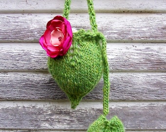 Leaf Wristlet with Accessory Pouch PDF Knitting Pattern