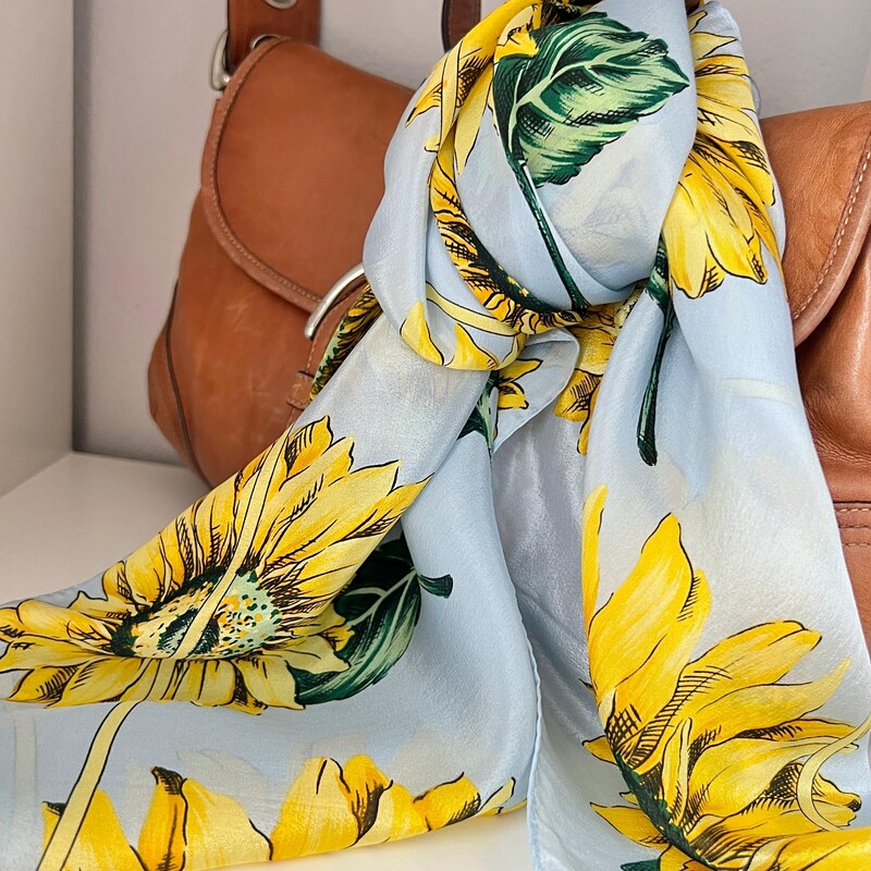 Abstract Sunflower Scarf in Pink
