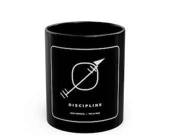 Becher mit Disziplin-Pfeil-Symbol | Schwarze Keramik-Kaffeetasse