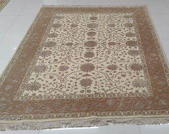 Hand-Knotted Wool & Silk Persian Style Rug: Floral Oriental Carpet (5.10x7.10 Feet