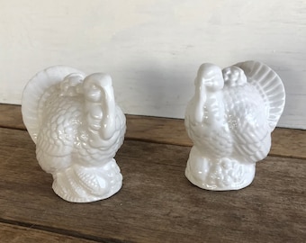 White Vintage Thanksgiving Turkey Salt & Pepper Shakers