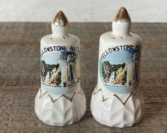 Vintage Yellowstone National Park Salt & Pepper Shakers // Collectible Souvenir // Shaker Set