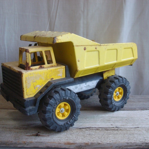Vintage Metal Tonka Truck