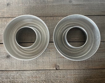 Vintage Aluminum Bundt Pans // Savarin Ring Baking Molds // Set of 2