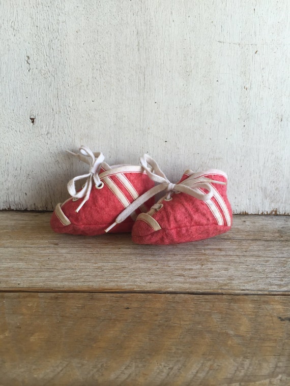 Vintage Baby Shoes // Red Felt // Baby Boy // Foo… - image 1