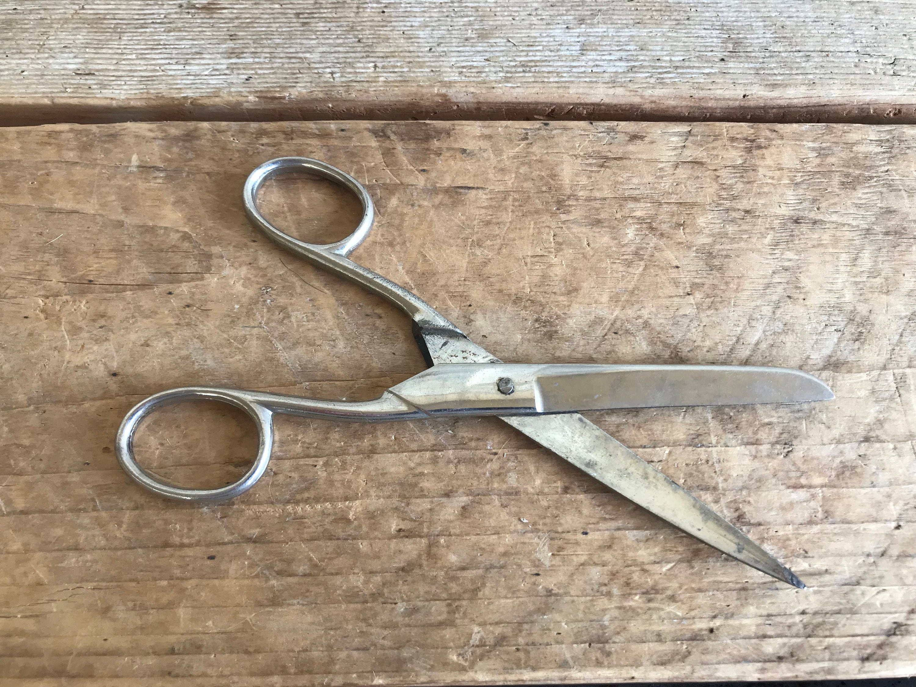 🔴 Vtg 1960s metal 4.5 long small scissors for sewing crafts Made in  Germany,  in 2023