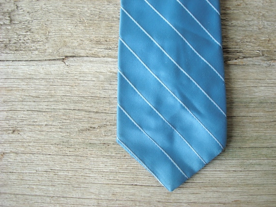 Vintage Polyester Tie // Blue White Stripe