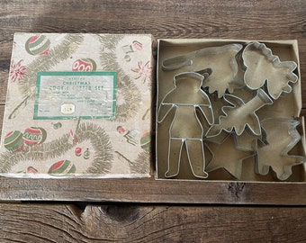 Vintage Veritas Christmas Cookie Cutter Set No. 4000 // Gingerbread Man, Santa Claus, Christmas Tree, Angel Child, Reindeer, Star